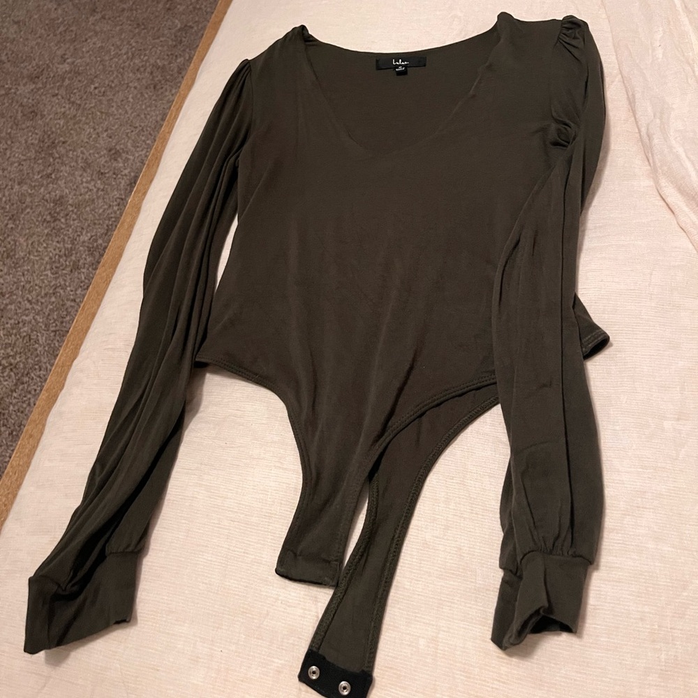 Lulu's Olive Green Long Sleeve Deep V-Neck Bodysuit Sz Medium